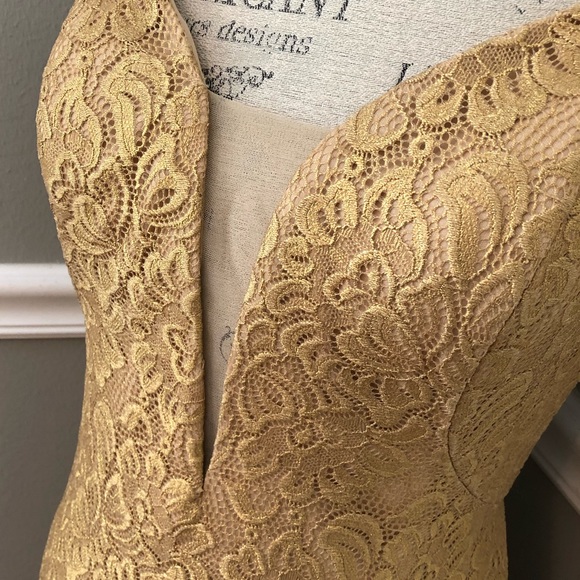 NEW LA FEMME SZ 12 GOLD LACE ILLUSION FORMAL EVENING GOWN - Picture 4 of 16